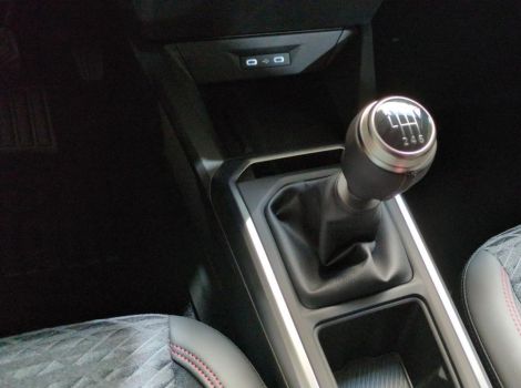 Renault CLIO 6 TCE 115 CH BVM6 TECHNO AVEC SIEGES CHAUFFANTS