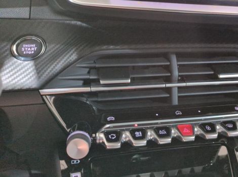 Peugeot 2008 HYBRID 145 BVA E-DCS6 GT SUREQUIPE