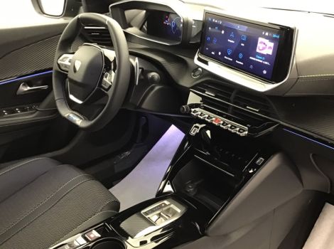 Peugeot 2008 HYBRID 145 CH e-DCS6 GT AVEC GPS ET CAMERA 360