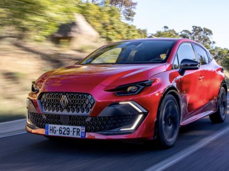 Renault CLIO 6 TCE 115 CH EDC TECHNO AVEC NAVIGATION CAMERA JANTES ALU 16 ET CLIMATISATION AUTOMATIQUE