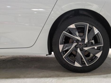 Peugeot 308 HYBRID 145 BVA E-DCS6 ALLURE AVEC PACK ACCESS ET PACK VISION 360