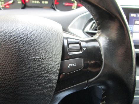 Peugeot 308 110 CH ALLURE GPS AVEC RADARS AVANT/ARRIERE ET CAMERA DE RECUL