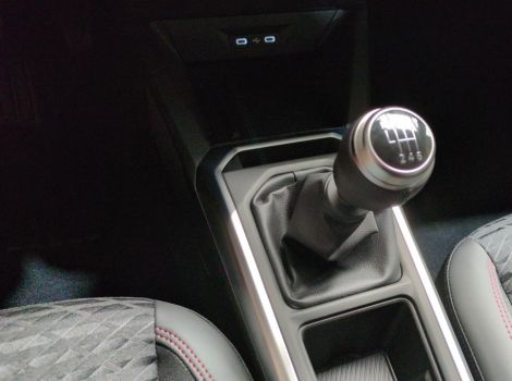 Renault CLIO 6 TCE 115 CH BVM6 TECHNO AVEC SIEGES CHAUFFANTS