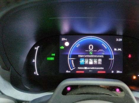 Toyota YARIS CROSS HYBRIDE 130H 2WD BVA DESIGN SUREQUIPE (RADARS AV-AR, SIÈGES CHAUFFANTS, ANGLES MORTS)