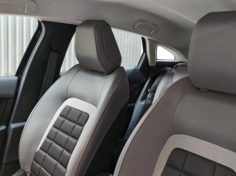 Citroën C4 HYBRIDE 145 CH BVA E-DCS6 PLUS AVEC CAMERA DE RECUL ET NAVI