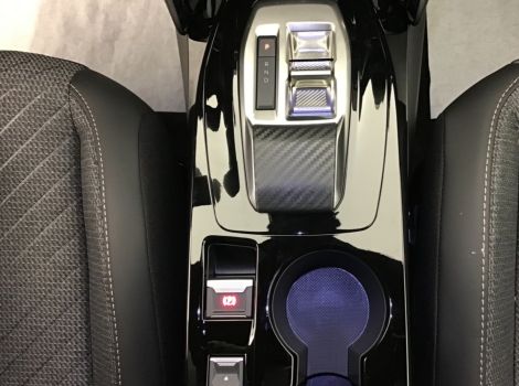 Peugeot 2008 HYBRID 145 e-DCS6 ALLURE