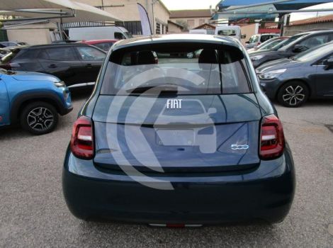 Fiat 500 NOUVELLE 118 CH ICON ÉLECTRIQUE 87 KW BERLINE AUTONOMIE 322 KM