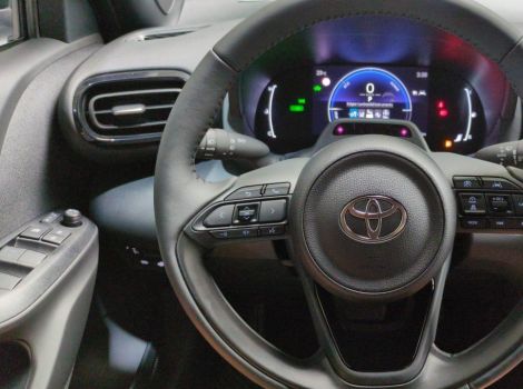 Toyota YARIS CROSS HYBRIDE 130H 2WD BVA DESIGN SUREQUIPE (RADARS AV-AR, SIÈGES CHAUFFANTS, ANGLES MORTS)