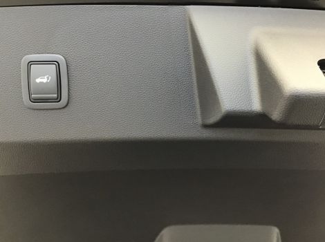Renault R4 E-TECH ELECTRIQUE 150 CH ICONIC AVEC SYSTEME AUDIO HAUTE-FIDELITE HARMAN KARDON