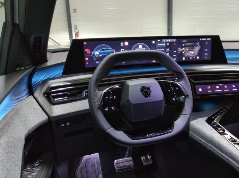 Peugeot 3008 HYBRID 145 BVA E-DCS6 GT AVEC TOIT PANO ET PACK 360 VISION & DRIVE ASSIST