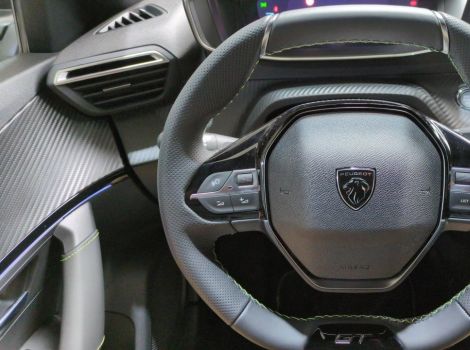Peugeot 2008 HYBRID 145 BVA E-DCS6 GT AVEC PACK DRIVE ASSIST PLUS