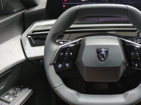 Peugeot 3008 HYBRID 145 BVA E-DCS6 ALLURE AVEC PACK 360 VISION & DRIVE ASSIST ET PACK PANORAMIC NAVIGATION